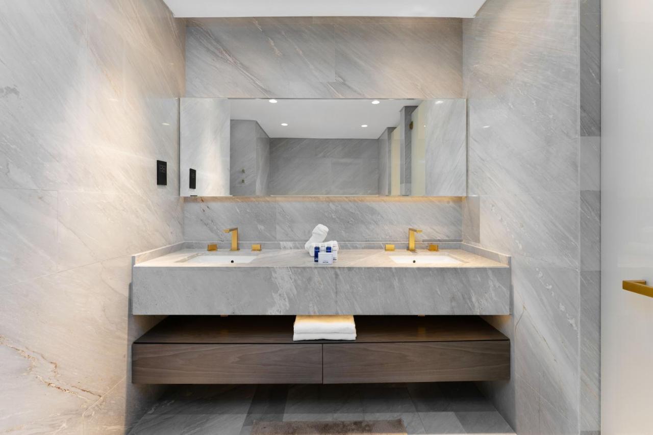 Appartamento Maison Privee - Glamourous With Sea Views At Five Palm Dubai